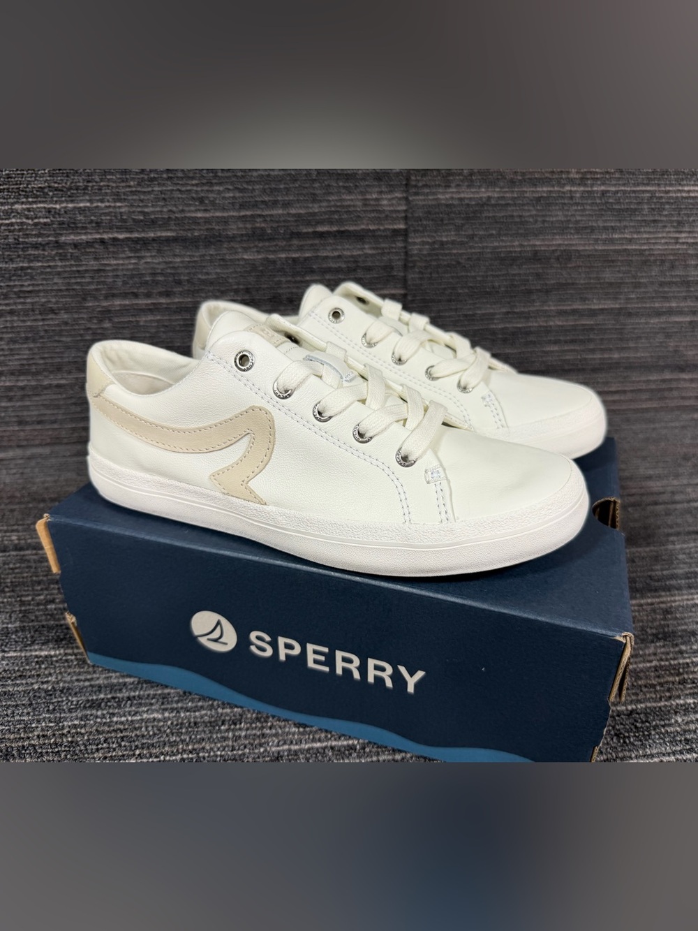 Sperry Sandy LTT White Leather Low-Top Sneakers with Cream Accent Women 5.5 New